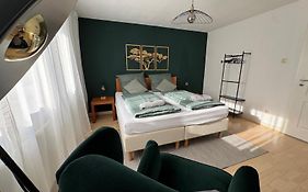 Central Comfort Home With Garden